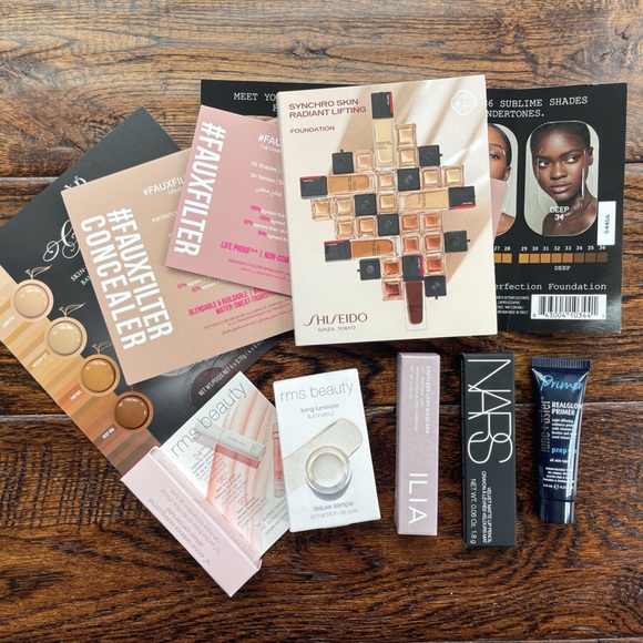ILIA Makeup Piece Makeup Sample Kit Poshmark